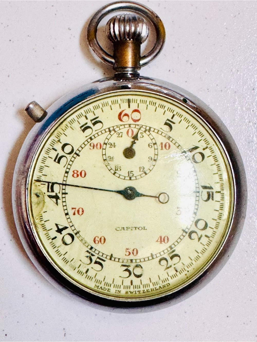 Vintage Stopwatch/Made in Switzerland With the unusual 60-minute countdown Dial